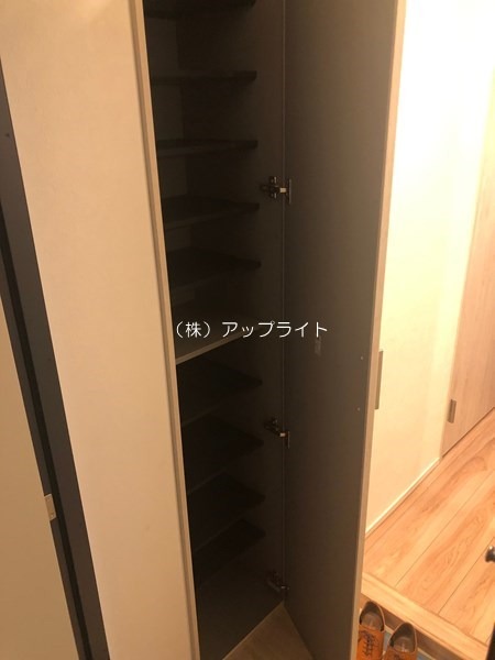 玄関　シューズボックス