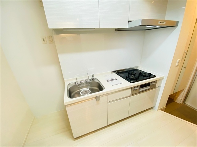 キッチン　同一建物内１０６号室内装写真転載