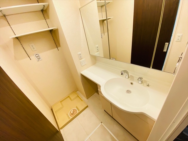 洗面設備　同一建物内１０６号室内装写真転載