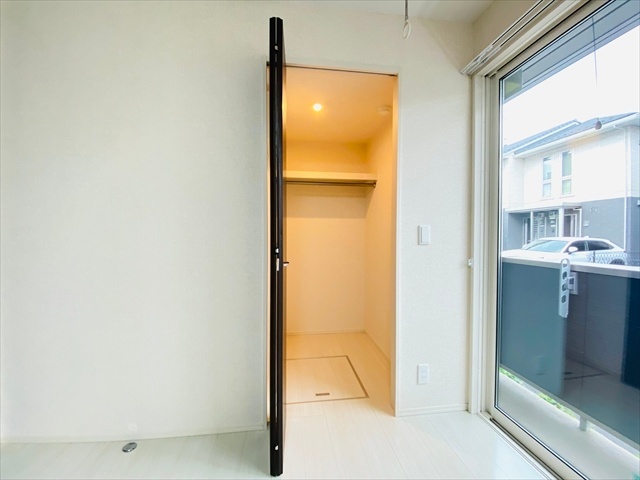 収納　同一建物内１０６号室内装写真転載