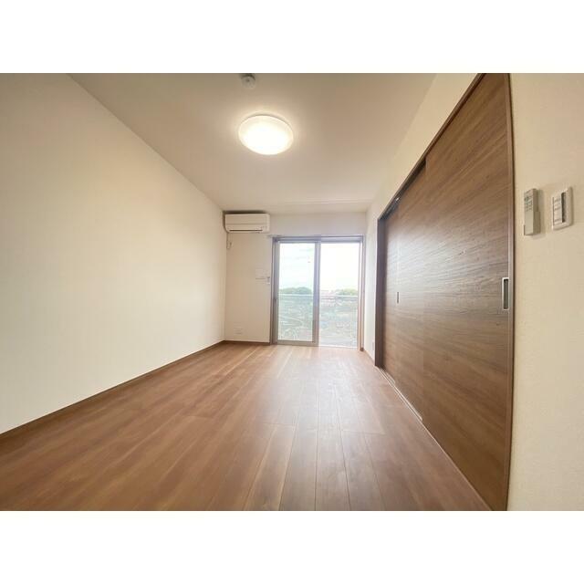 玄関　※他のお部屋の参考写真です