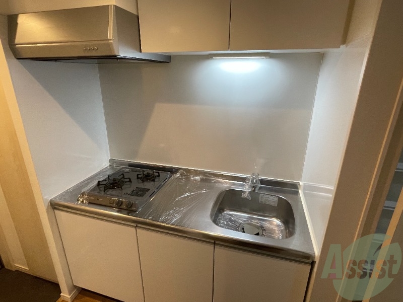 キッチン　シンプルなキッチンです。一人暮らしにはちょうどいいサイズ。
