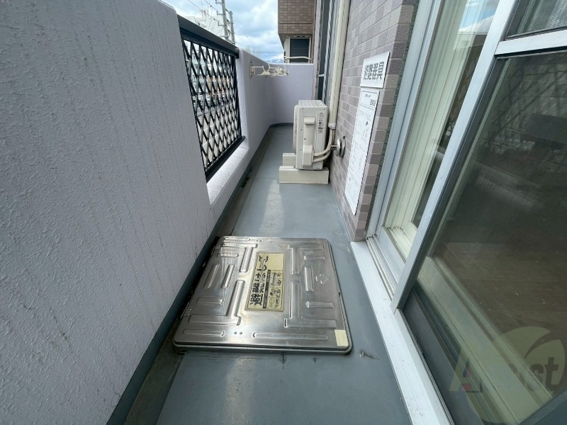 バルコニー　バルコニーが付いていますので一息ついてみてはいかがですか。