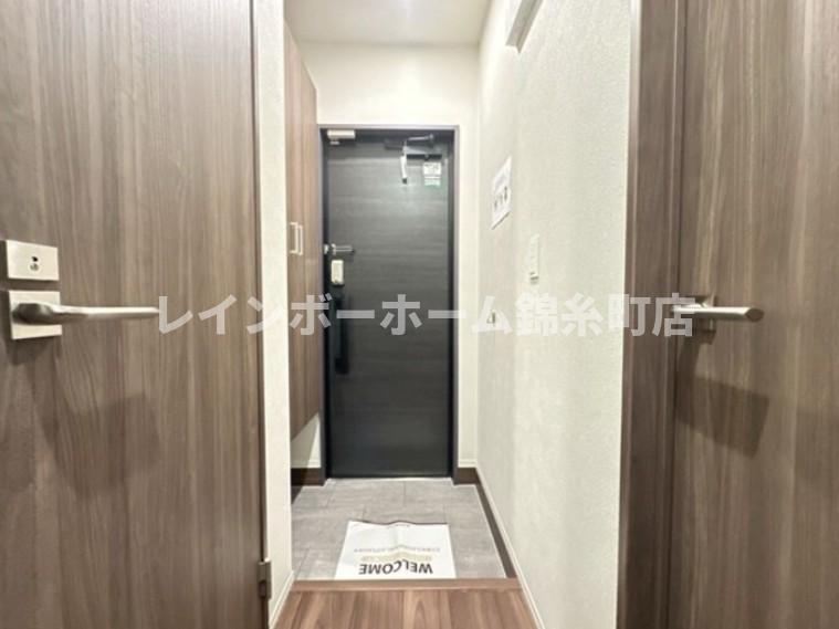 玄関　※建築中のため同施工参考写真となります