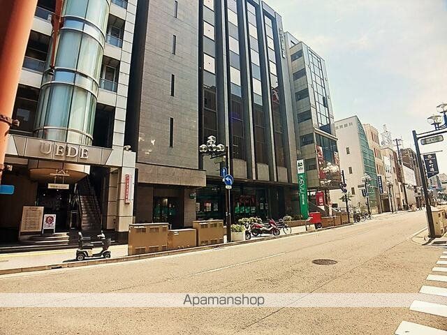 銀行　きのくに信用金庫本店様（銀行）まで700m