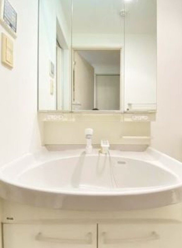 洗面設備　同仕様写真含む