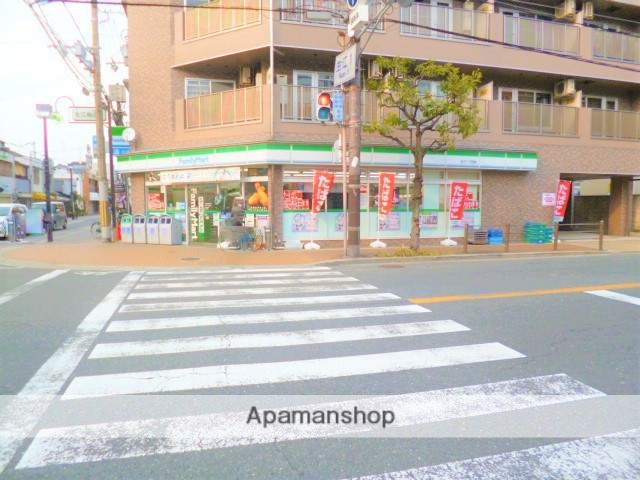 コンビニ　ファミリーマート（コンビニ）まで625m