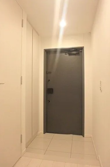 玄関　※別部屋参考写真