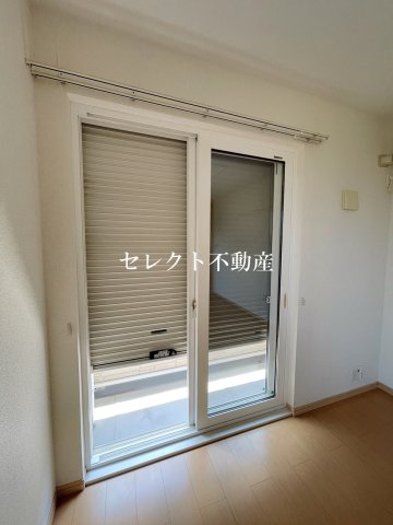 セキュリティ　明るい玄関です