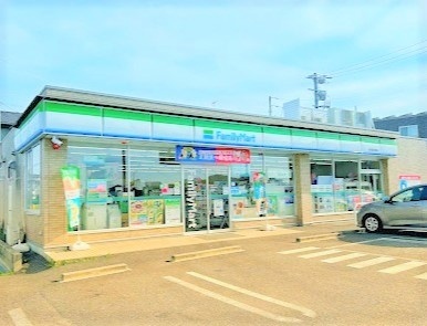 コンビニ　ファミリーマート東浦森岡南店（コンビニ）まで678m