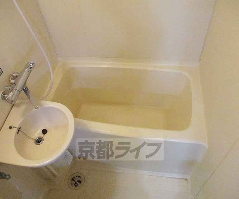 バス・シャワールーム　玄関です。