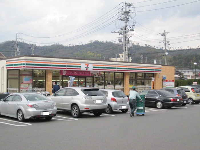 コンビニ　セブンイレブン広島沼田川原店（コンビニ）まで560m