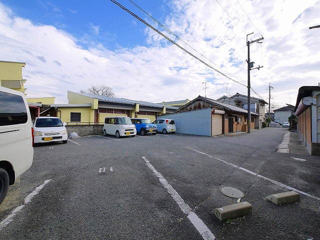 駐車場　駐車スペースもあります