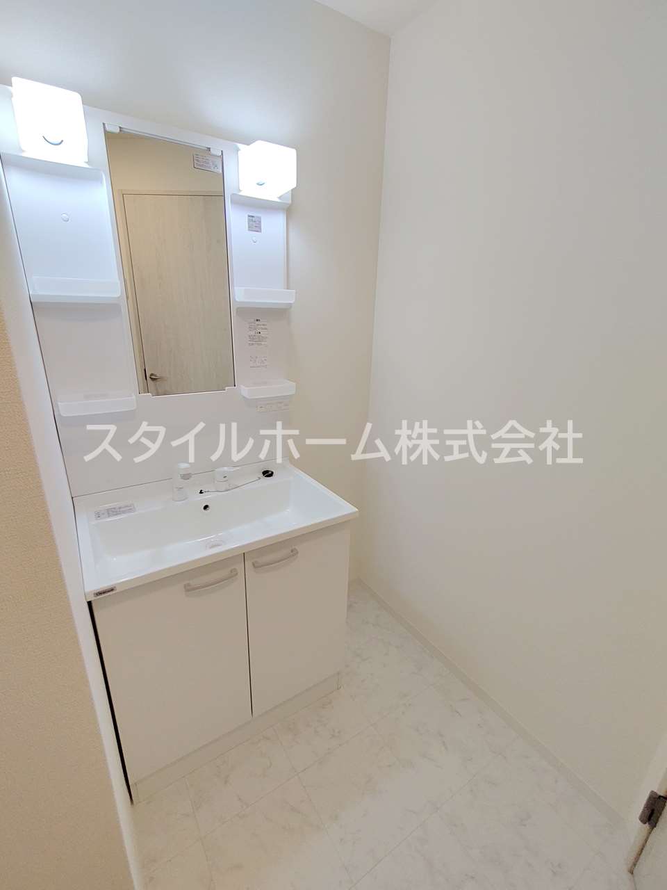 洗面設備　別部屋写真です。