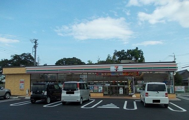 コンビニ　セブンイレブン（コンビニ）まで240m