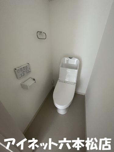 トイレ　清潔感のあるトイレです