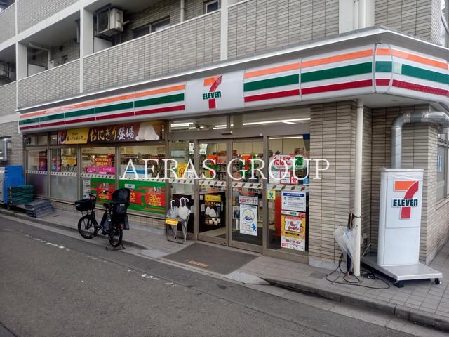 コンビニ　セブン-イレブン 世田谷羽根木２丁目店（コンビニ）まで303m