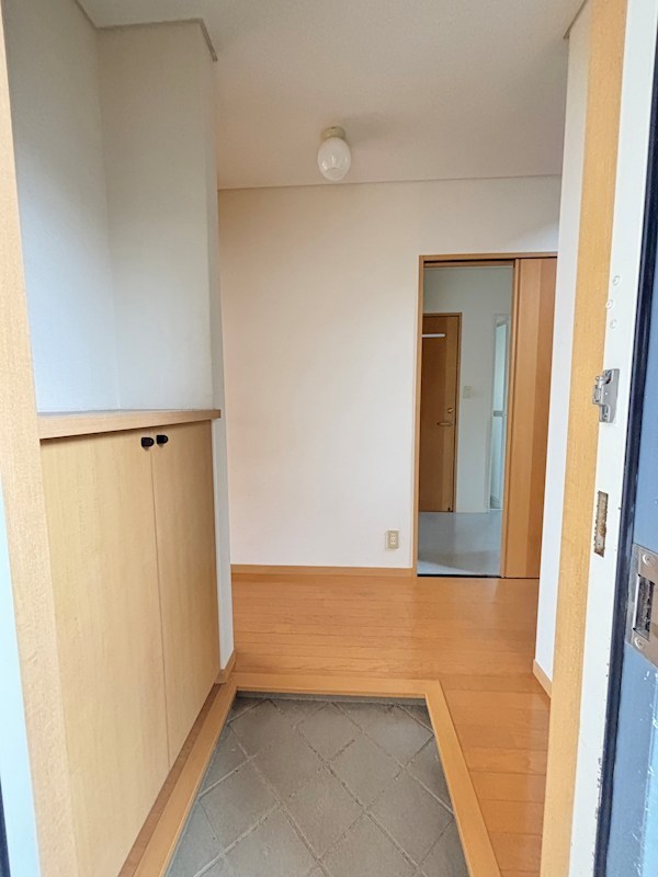 玄関　※別部屋参考写真※