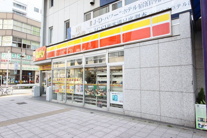 コンビニ　デイリーヤマザキ名古屋駅西店（コンビニ）まで114m