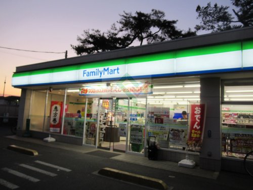 コンビニ　ファミリーマート大泉学園橋店（コンビニ）まで181m