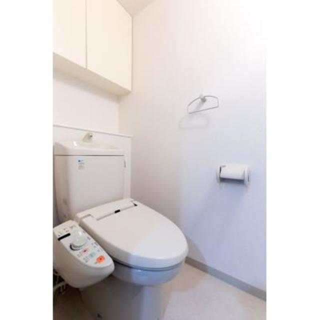 トイレ　※写真は同タイプ住戸です。