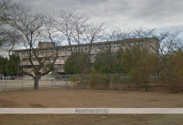 中学校　牛久市立牛久南中学校（中学校）まで569m