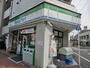 コンビニ　ファミリーマート 東青梅駅前店（コンビニ）まで588m
