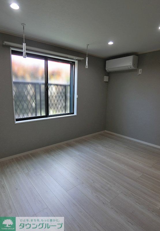 その他部屋・スペース　洋室は広々6.4帖。（1階はテラス）