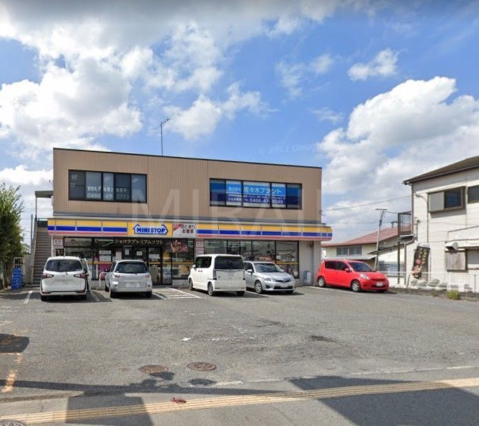 コンビニ　ミニストップ湘南台3丁目店（コンビニ）まで300m