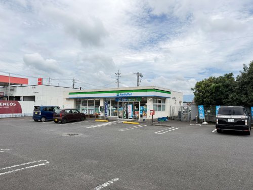 コンビニ　ファミリーマート 鹿屋川西町店（コンビニ）まで523m