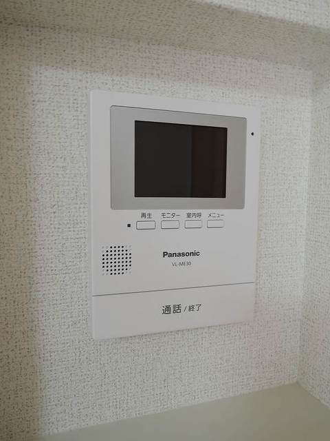 セキュリティ　モニター付きドアホンで安心です。