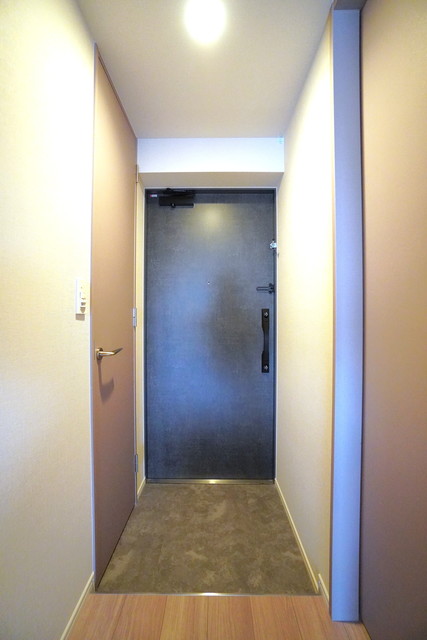 玄関　※写真は同タイプ住戸です。