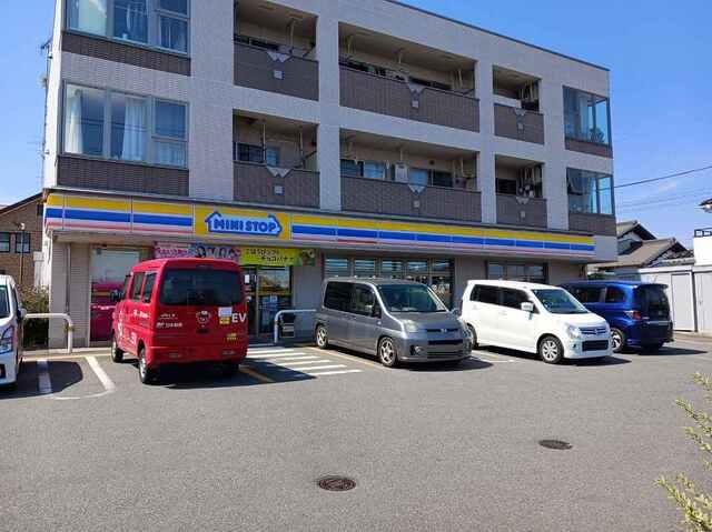 コンビニ　ミニストップ（コンビニ）まで450m