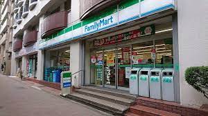 コンビニ　ファミリーマート 新宿中央公園店（コンビニ）まで193m
