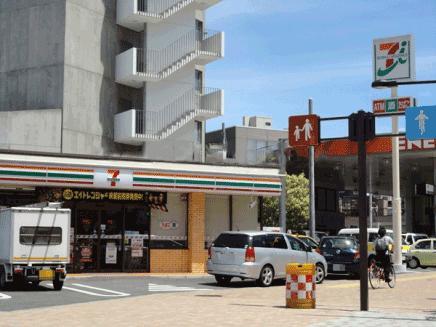 コンビニ　セブンイレブン 渋谷本町3丁目店（コンビニ）まで340m