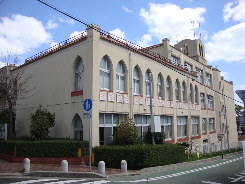 小学校　神戸市立摩耶小学校（小学校）まで507m