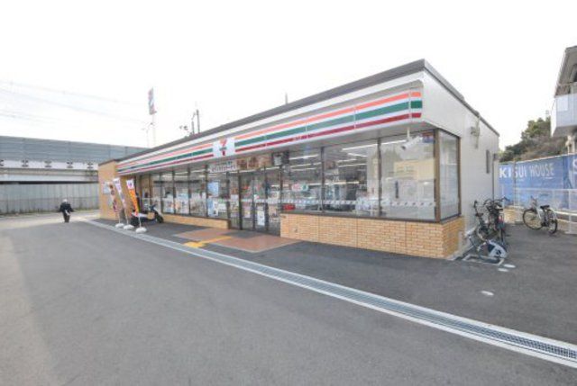 コンビニ　セブンイレブン吹田山田北店（コンビニ）まで466m