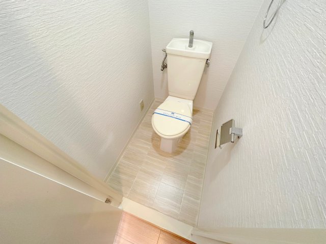 トイレ　清潔感のあるトイレは、誰もがリラックスできる空間です。