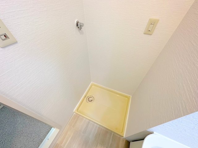 その他設備　嬉しい室内洗濯機置場。これで洗濯機も長持ちしますね。