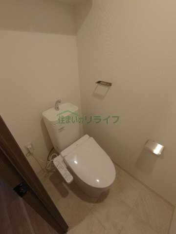 トイレ　別部屋同タイプ部屋の参考写真となります。