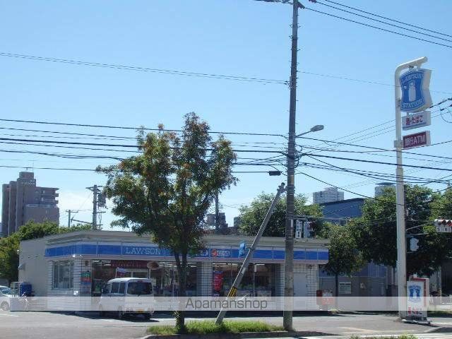コンビニ　ローソン（コンビニ）まで527m