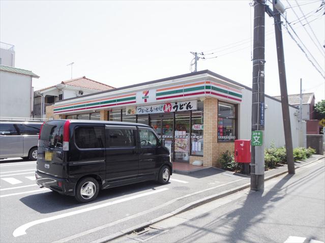 コンビニ　セブンイレブン（コンビニ）まで547m