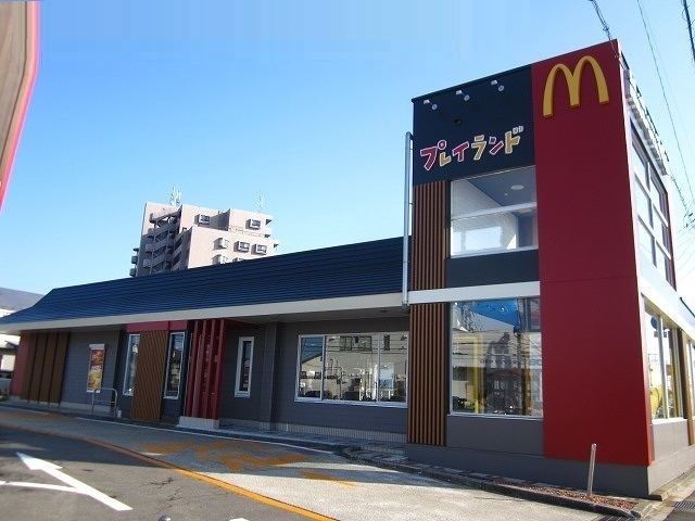 飲食店　マクドナルド　新国道店（飲食店）まで220m