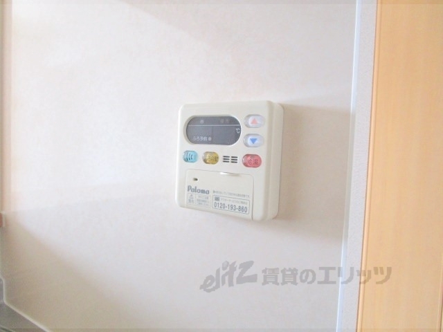 その他設備　給湯器リモコン