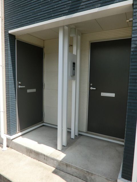 セキュリティ　来訪者の分かるTVホン付です。