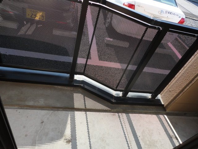 バルコニー　南面バルコニーで日当たり良好です。
