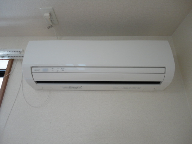 その他　エアコン付きで夏冬快適です。