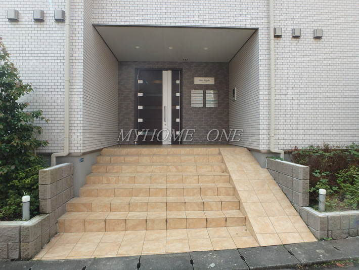 エントランス　エントランス(建設中)