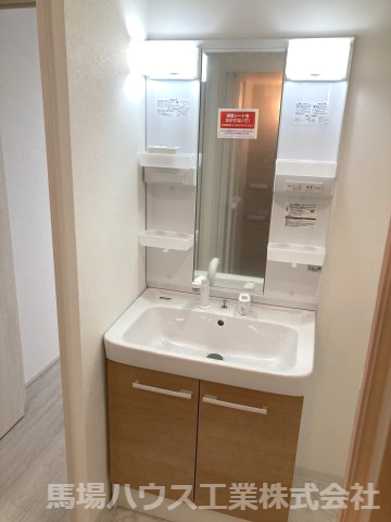 洗面設備　コンパクトで使いやすい洗面所