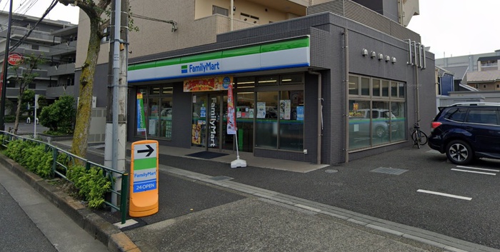 コンビニ　ファミリーマート　東伏見4丁目店（コンビニ）まで480m